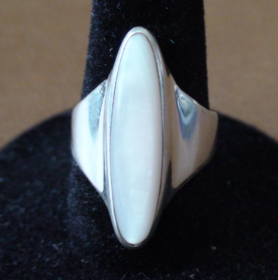 Native American Navajo Sterling Silver MOP Ring (1 of 4)
