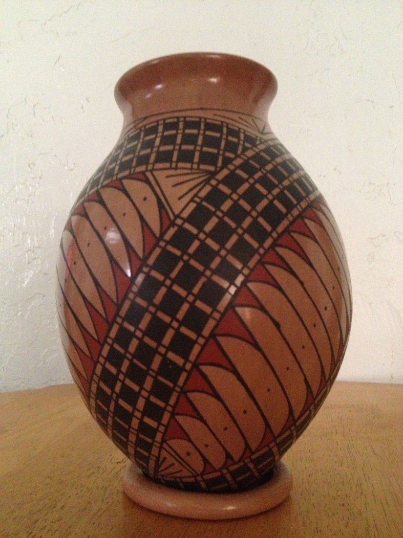 Mata Ortiz Pueblo Pottery Polychrome Olla Vase (1 of 6)