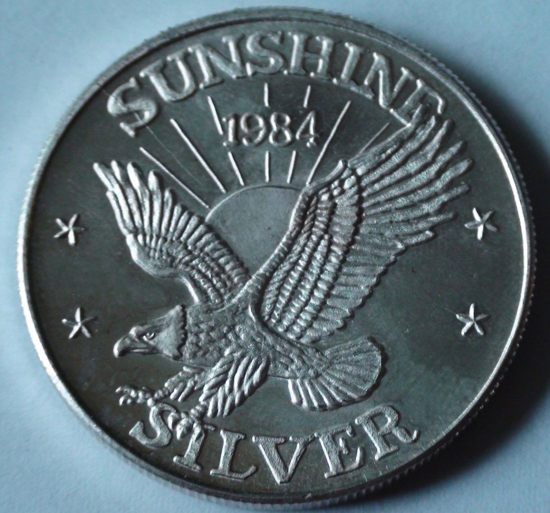 1984 One Troy Ounce .999 Silver Sunshine Mining Coin: Here is an Uncirculated One Troy Ounce of .999 Pure Silver Coin from the Sunshine Mining Company dated 1984. Please email any questions.