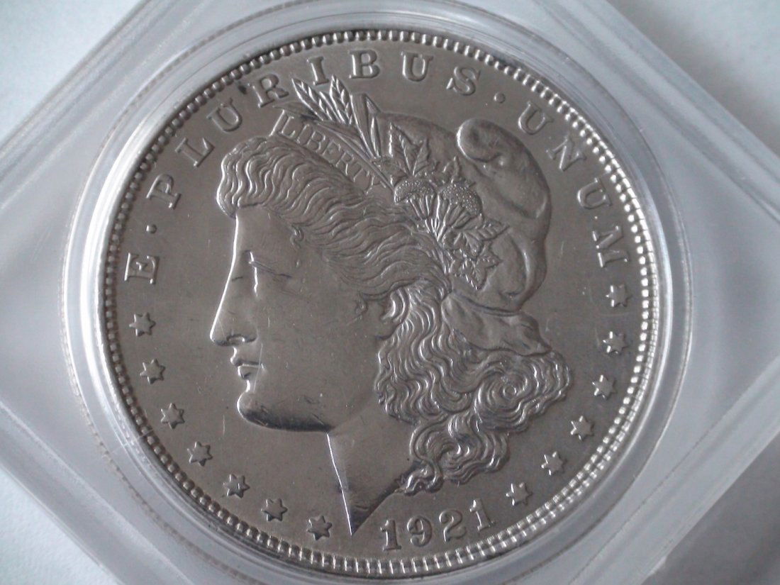1921 Morgan Silver Dollar United States Uncirculated (1 of 3)