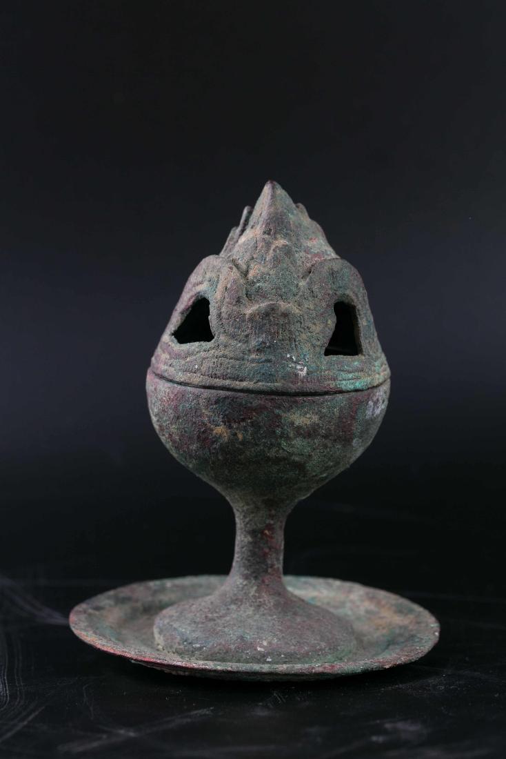 A Chinese Bronze Censer: Ht. 11cm Wd. 8cm