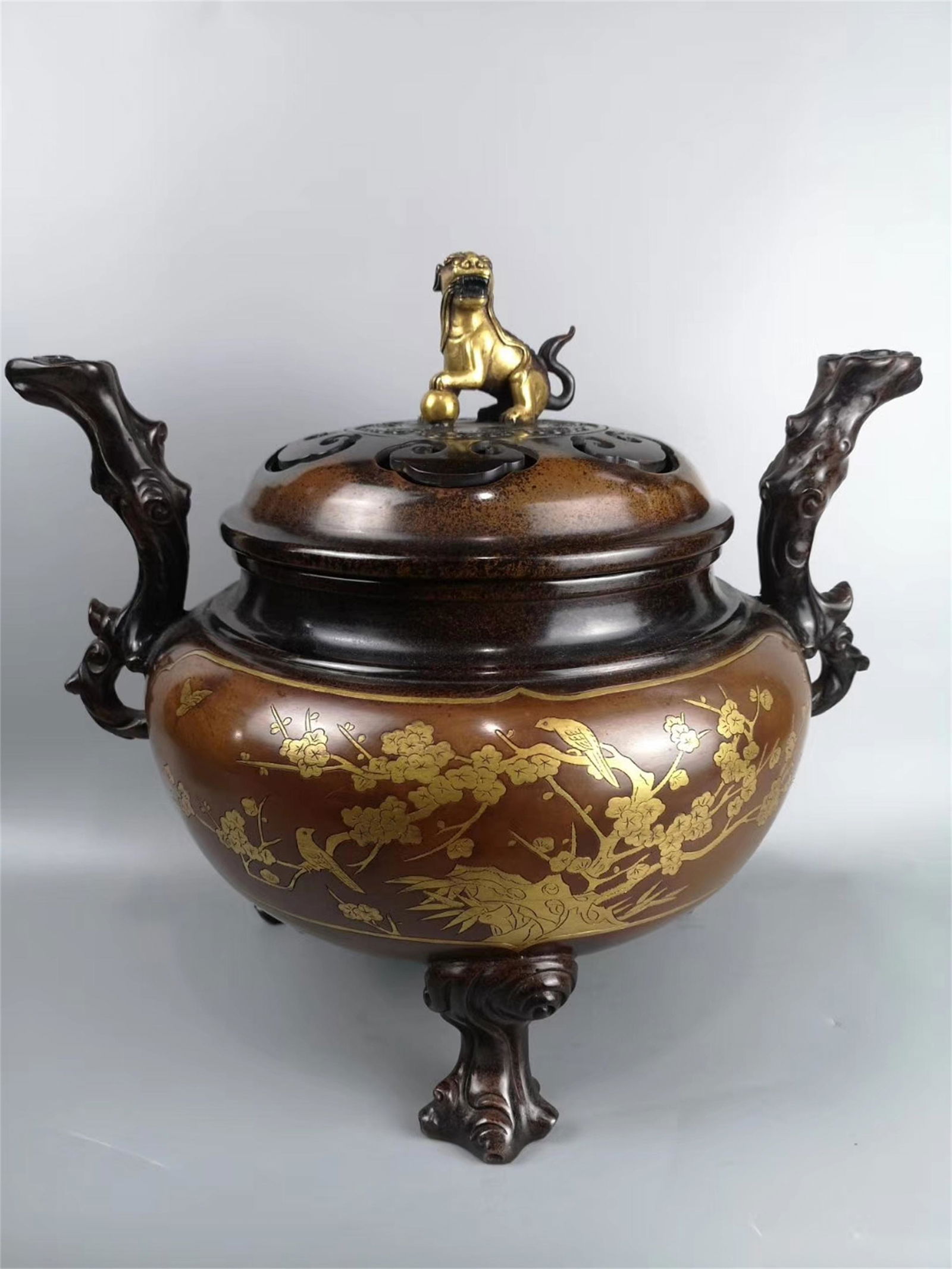 A Chinese Gilt Bronze Incense Burner (1 of 9)