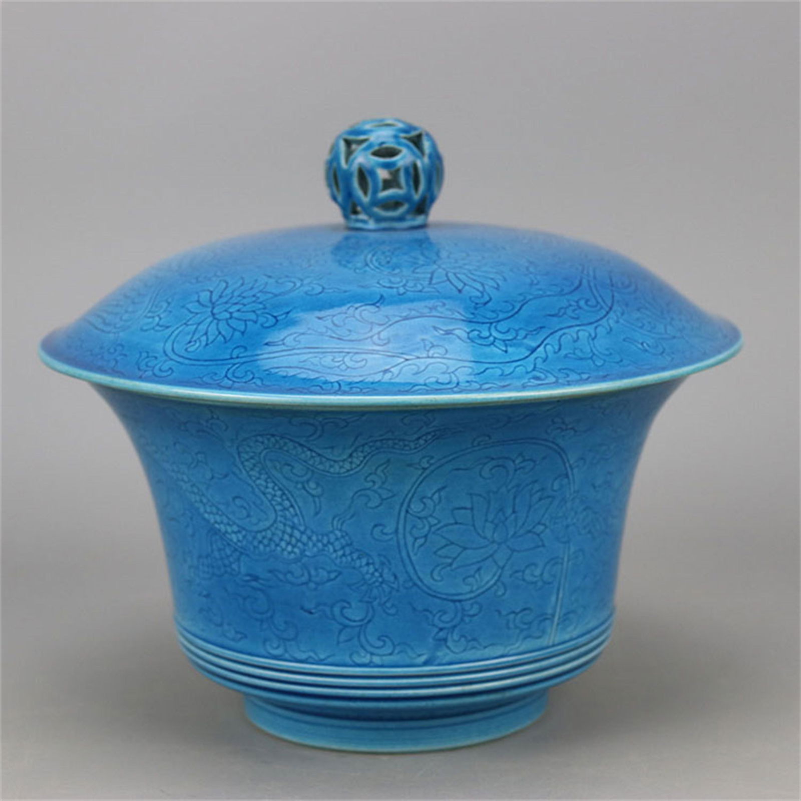 A Chinese Blue Glazed Porcelain Tea Bowl with Cover (1 of 7)