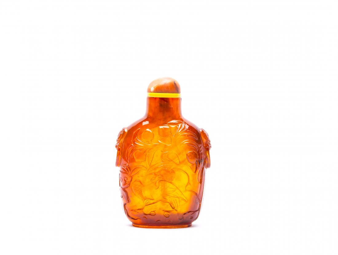 A Chinese Carved Amber Snuff Bottle (1 of 5)