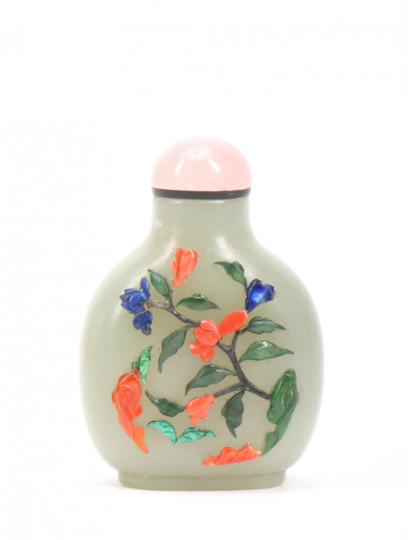 A Chinese Jewelry Inlaid Jade Snuff Bottle (1 of 6)