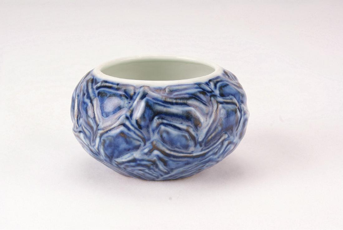 A Chinese Blue and White Porcelain Brush Washer (1 of 8)