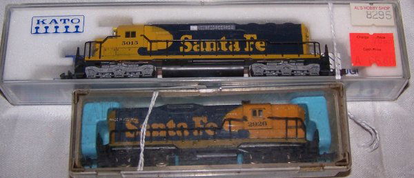 N Scale train engines: Lot of 2 Santa Fe #2926 / 5015 locomotives