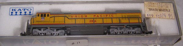 N Scale train engine: Union Pacific #2816 N scale locomotive