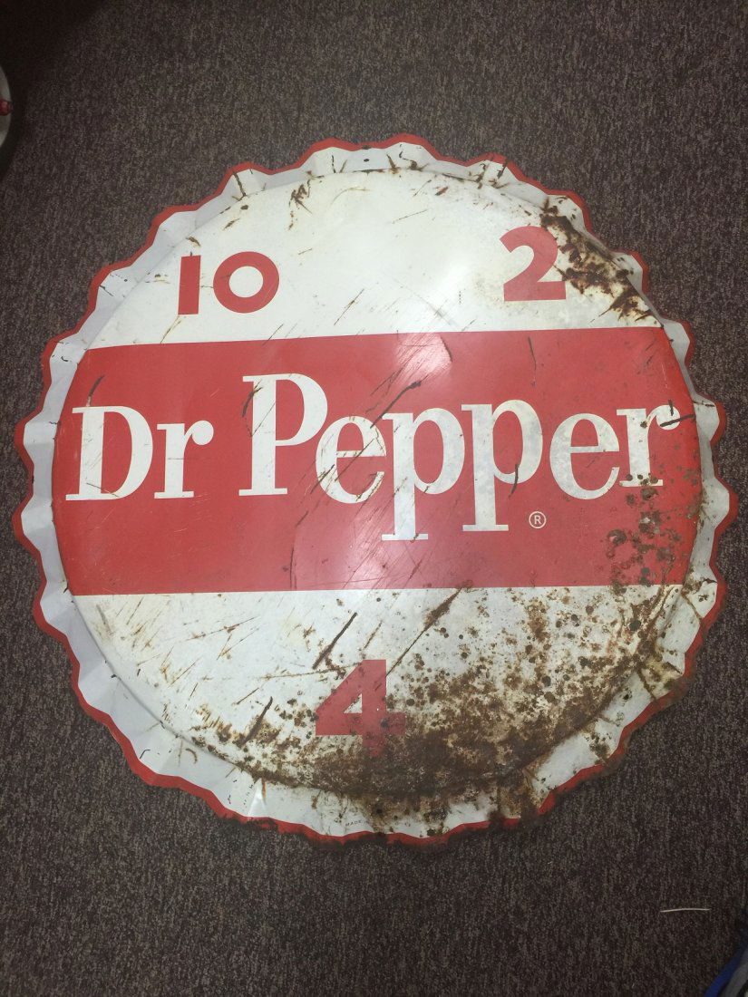 DR Pepper Bottle Cap button: This is a 39 1/5" DR Pepper Button
