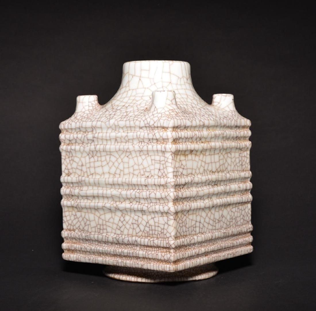 A GE-TYPE-GLAZED SQUARE VASE , Qing Dynasty (1 of 6)