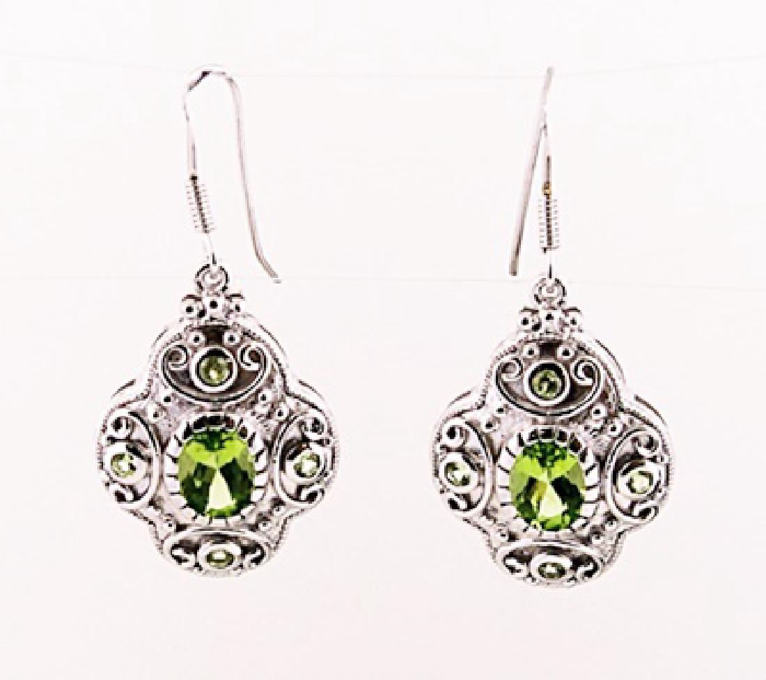 SILVER EARRING WITH PERIDOT (1 of 1)