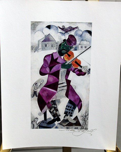 Signed Marc Chagall Lithograph: Lithograph authentic Marc Chagall bearing the signature. Approx size 11x13.