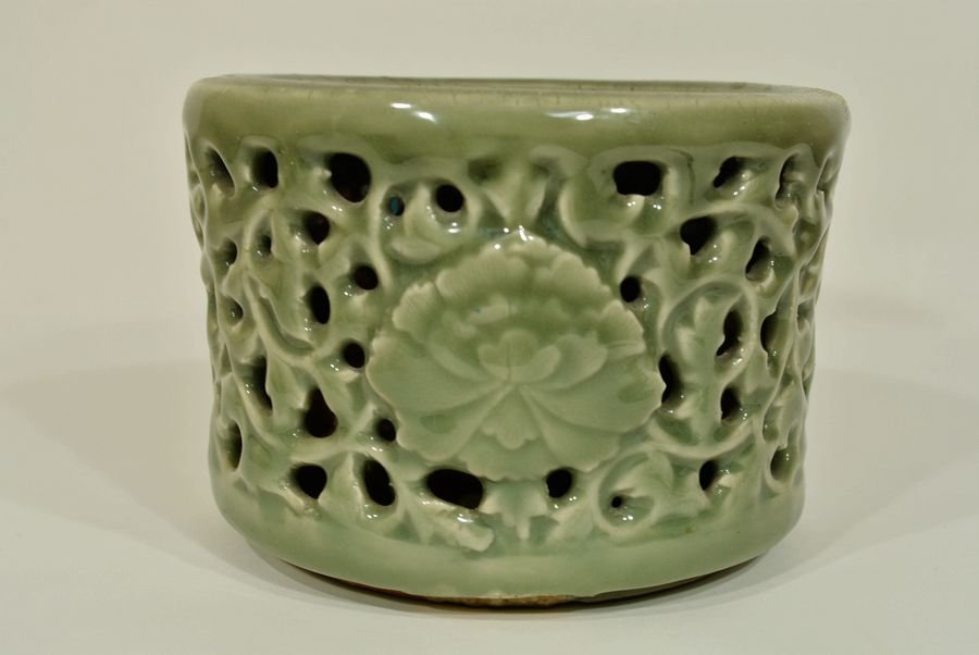 Chinese Long Quan Writing brush (1 of 10)