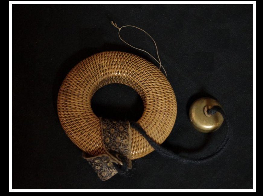 Japanese Antique netsuke: This product came out of a Japanese old house.This is an old genuine article at the time, Height １０cm