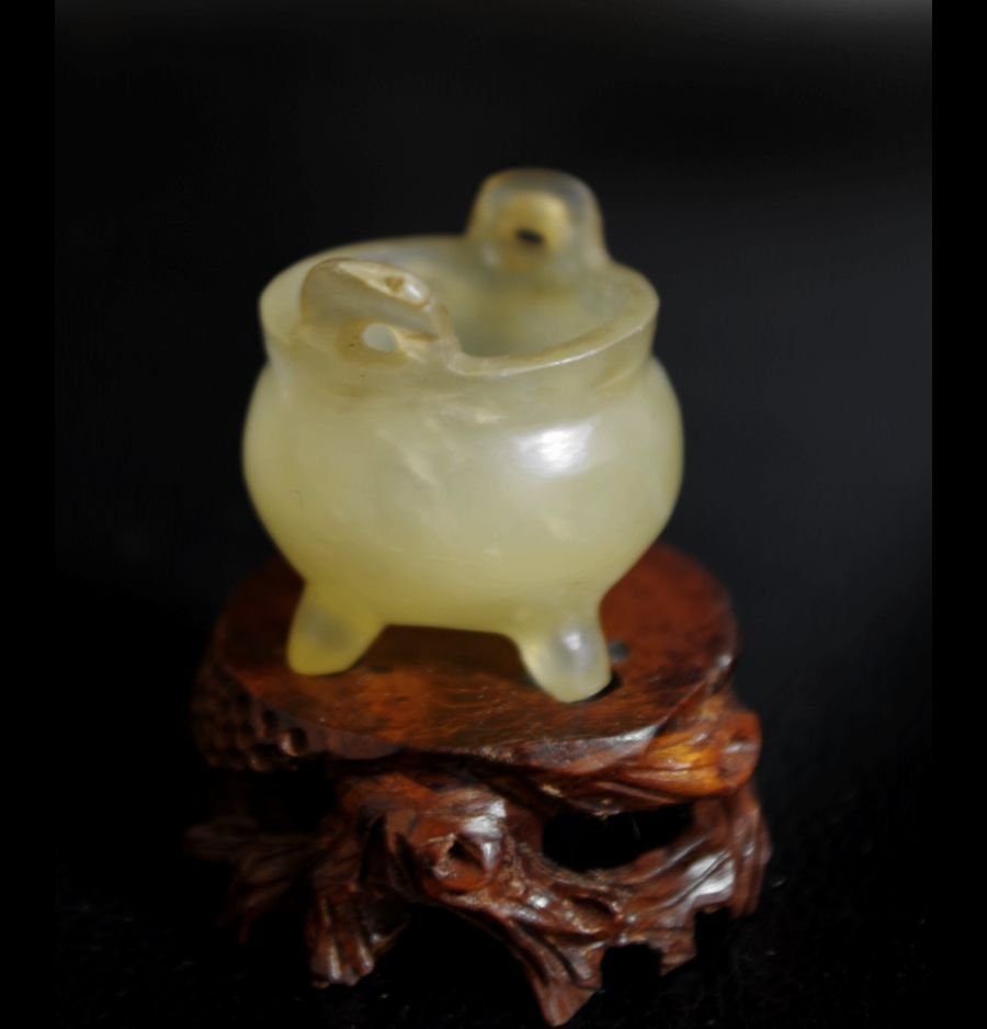 White Jade  carved  censer  Antique (1 of 6)