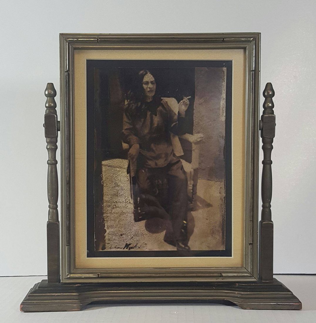 Frida Kahlo (1907-1954)-Photograph- Very Old in Mint: Frida Kahlo (1907-1954)-Photograph- Very Old in Mint Condition- Shipping For this piece in US $80.00