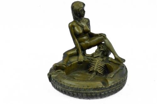 Art Nouveau Bronze Skull Figure ashtray (1 of 10)