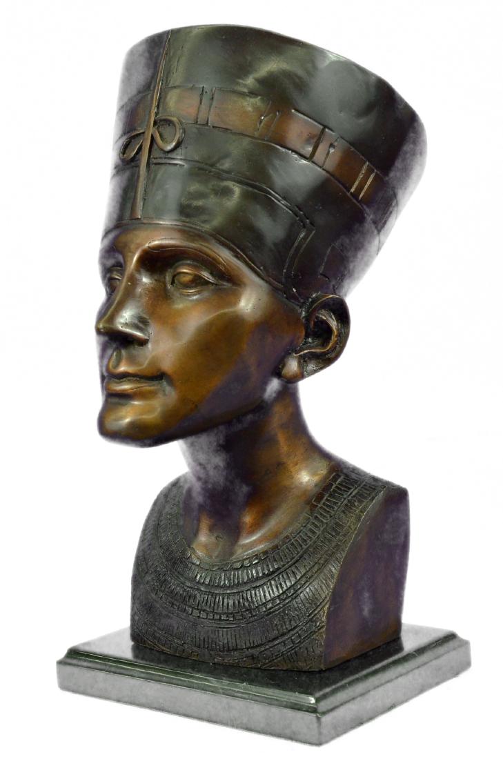Egyptian Bronze Royal Queen Nefertiti statue Bust (1 of 9)