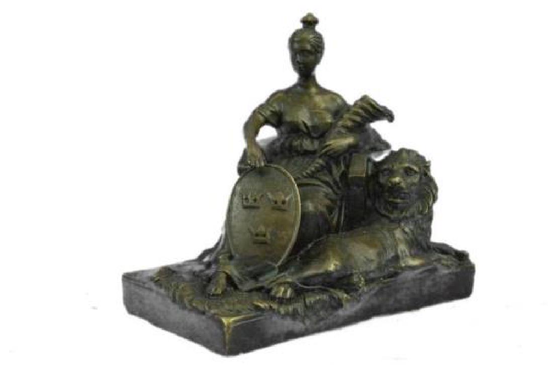 Opulent of Royal Woman Bronze Statue (1 of 9)
