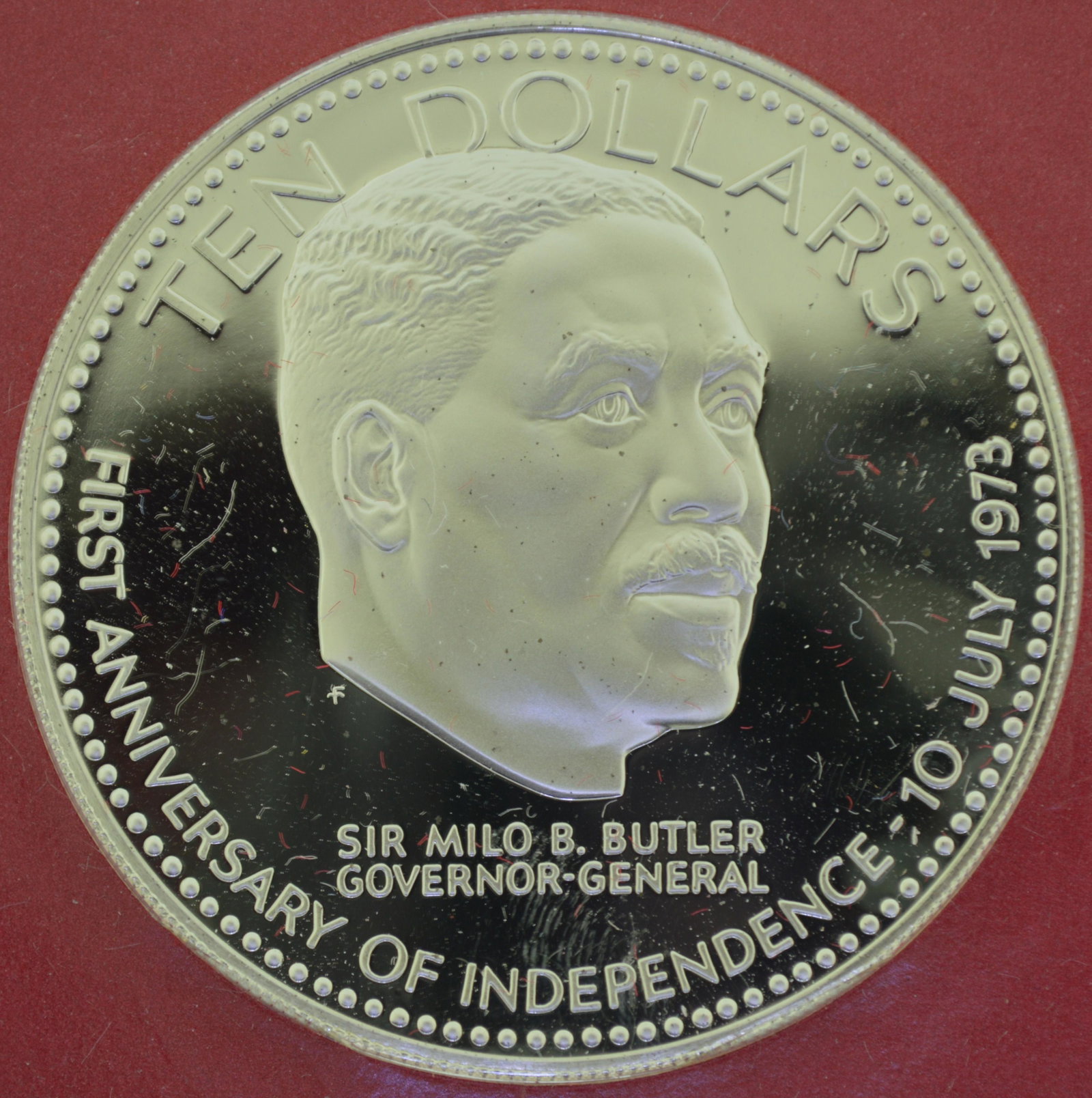 1974 Bahamas Ten Dollar Independence Day Sterling Silver Coin: 1974 Bahamas Ten Dollar Independence Day Sterling Silver Coin.
