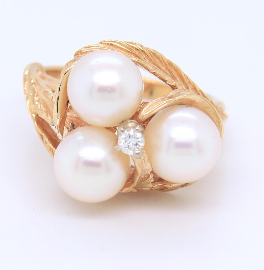 Fantastic 14kt YG Pearl & Diamond Accent Ring (1 of 4)
