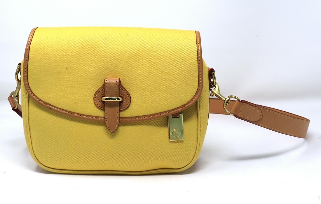 Dooney & Bourke Crossbody Bag: Preowned Dooney & Bourke Crossbody Bag. 9"Lx7"H