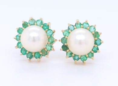 Elegant 6.5mm Pearl and Emerald Halo Earrings in Yellow Gold