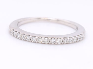14kt White gold 0.30ctw shared prong diamond band
