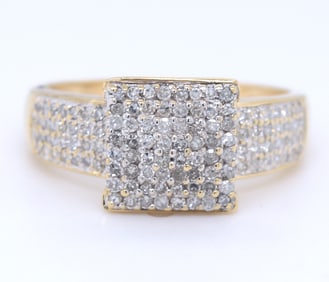 14kt Yellow gold 1ctw diamond cluster ring