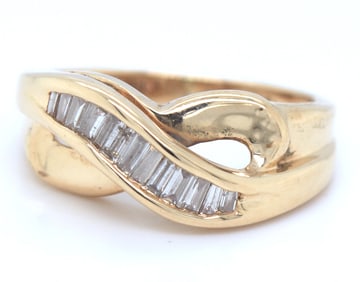 14kt Yellow gold baguette diamond infinity ring