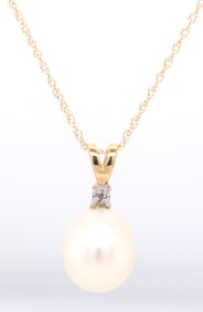 14kt Yellow gold 8.5mm Teardrop pearl and diamond pendant on chain necklace