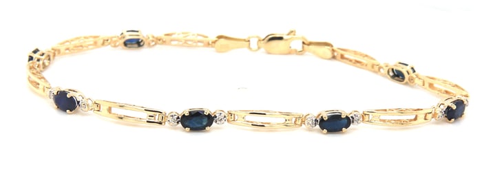 14kt Yellow gold 2.50ctw blue sapphire and diamond bracelet