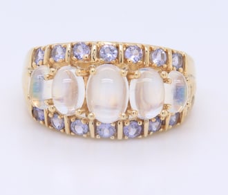 10KT Yellow Gold Moonstone Ring
