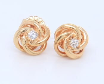 Charming Yellow Gold 0.15ctw Diamond Love Knot Earrings