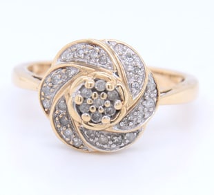 10kt Yellow gold 0.15ctw diamond cluster flower ring