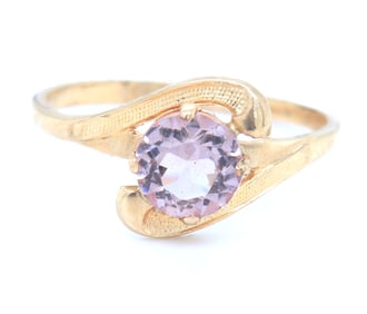 10kt Yellow gold amethyst ring