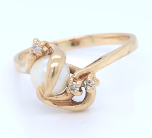 10kt Yellow gold pearl ring