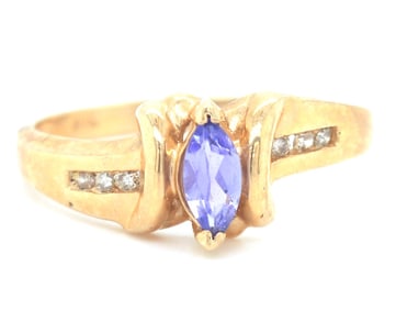 10kt Yellow gold marquise amethyst ring