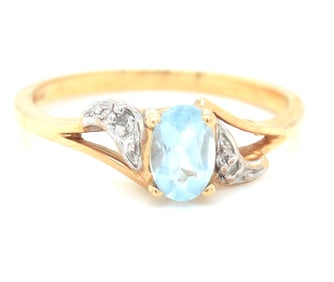 10kt Yellow gold oval blue topaz ring