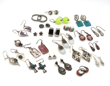Group lot of Vintage 925 sterling silver earrings