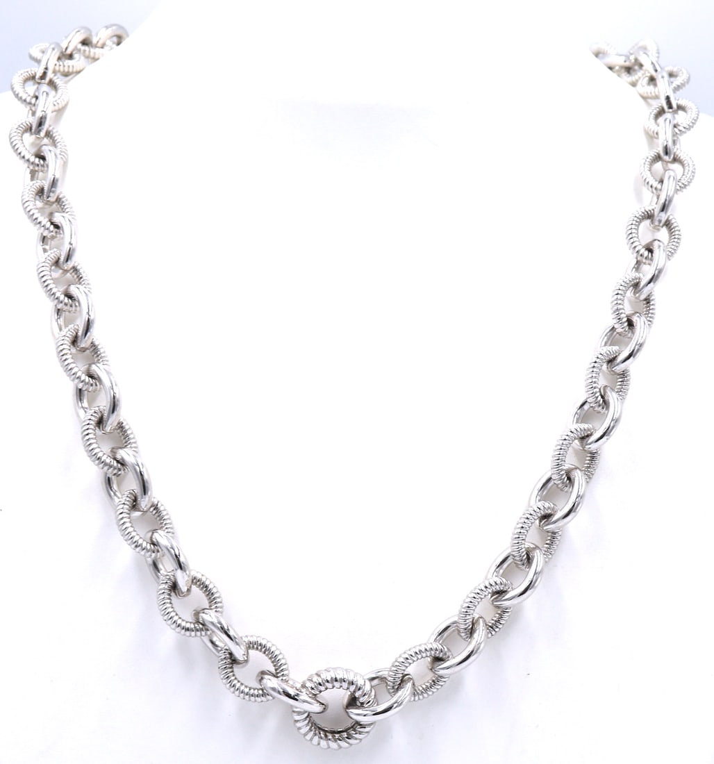 925 Sterling silver Judith Ripka circle link necklace: 925 Sterling silver Judith Ripka circle link 20 inches necklace. Total weight of necklace 102.2 grams.