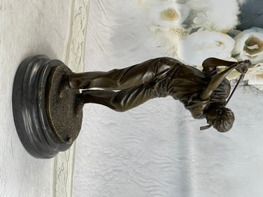 Golfer Bronze Statue