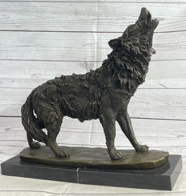 Wild Animal Life Wolf Bronze Sculpture