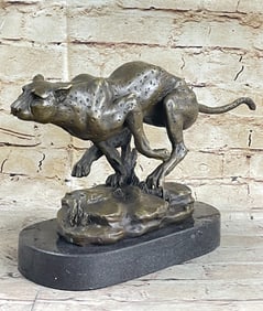 Cheetah Bronze Statue