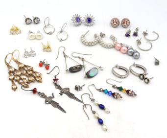 Group lot of Vintage 925 sterling silver earrings