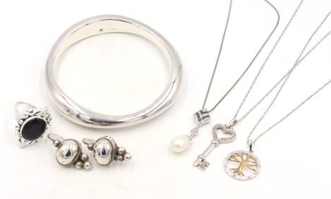 Group lot of Vintage 925 sterling silver miscellaneous jewelry