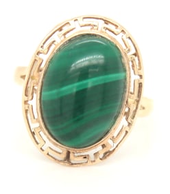 Vintage 14kt Yellow gold oval Malachite ring