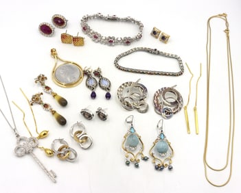Group lot of Vintage 925 sterling silver miscellaneous jewelry
