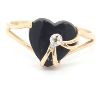 10kt Yellow gold heart shaped black onyx ring