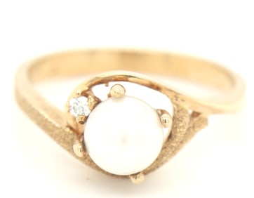 10kt Yellow gold round pearl ring